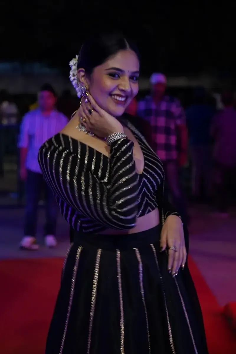 TV ACTRESS SREEMUKHI AT BHOLAA SHANKAR MOVIE PRE RELEASE EVENT 10